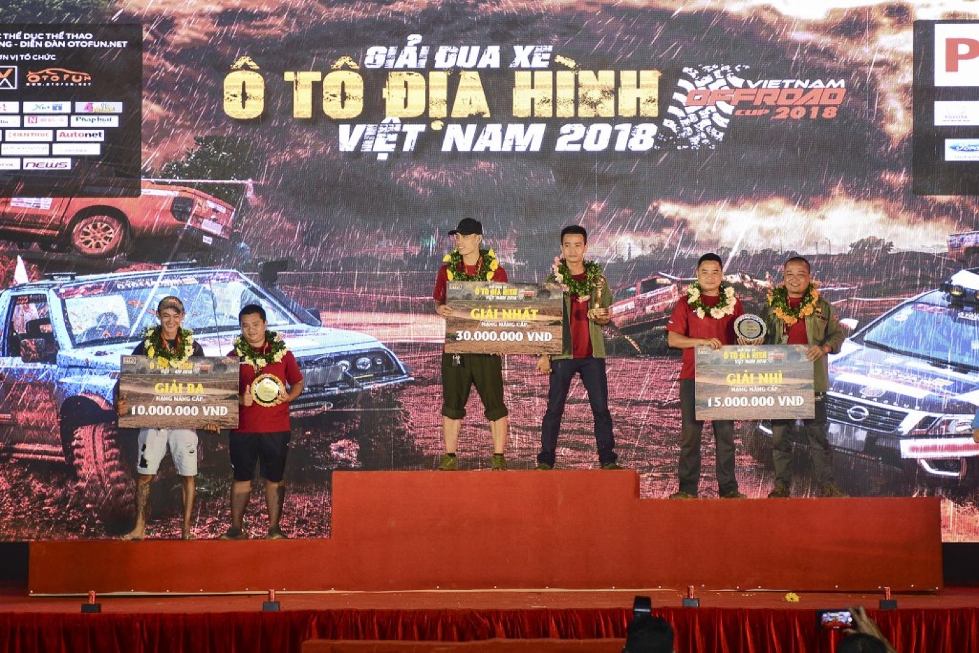 Chân dung các nhà vô địch VOC 2018
