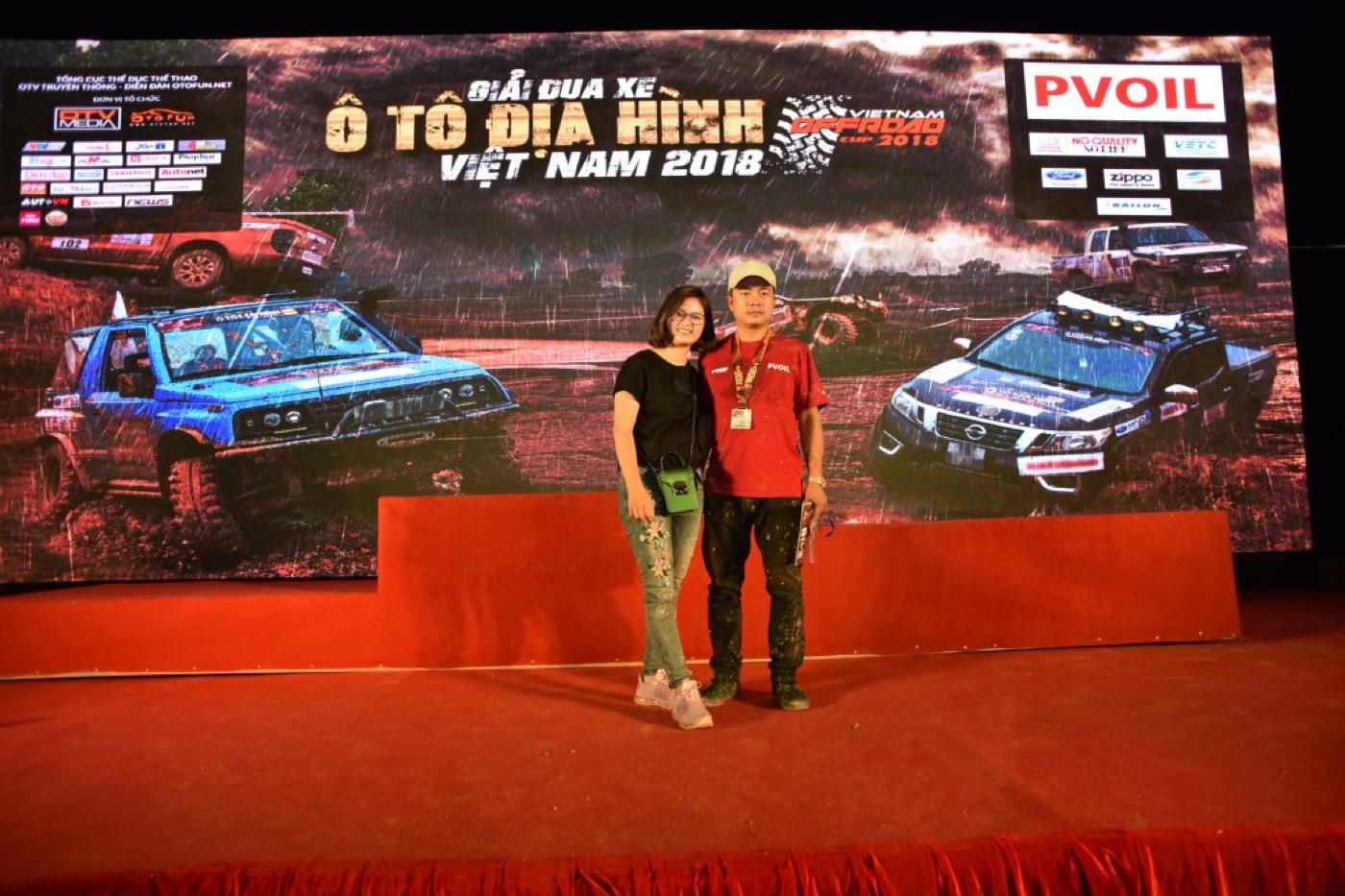 Các đội lên nhận mề đay VOC 2018
